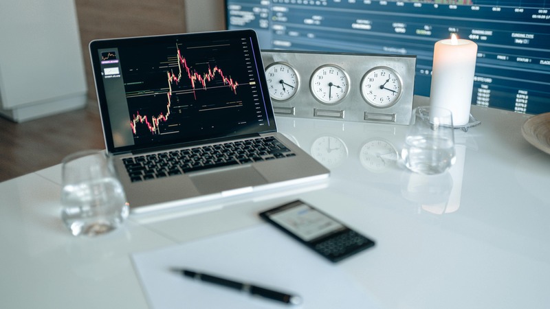 Crypto exchange interface showing ETH to BTC swap route